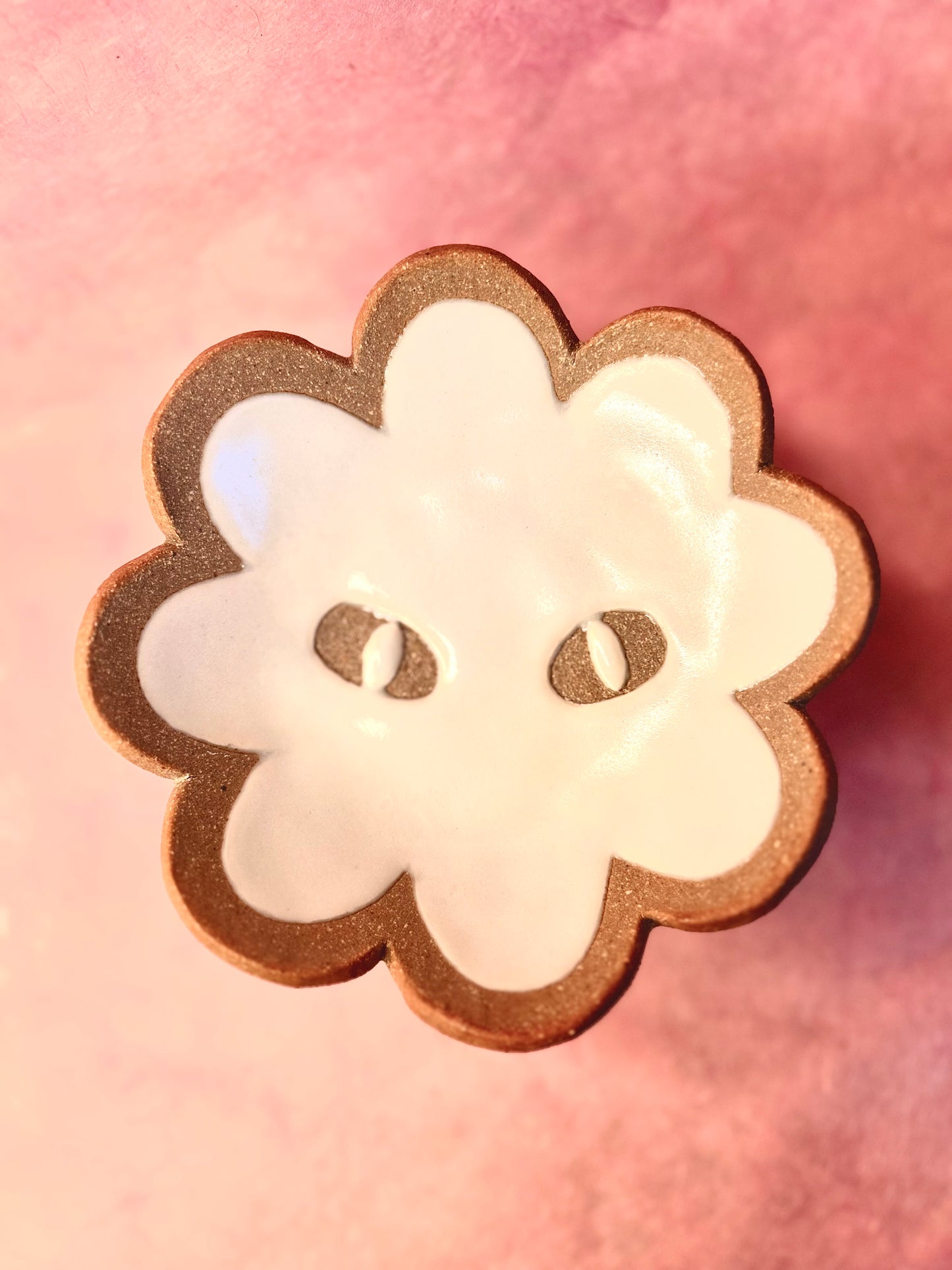 Flower pedestal dish