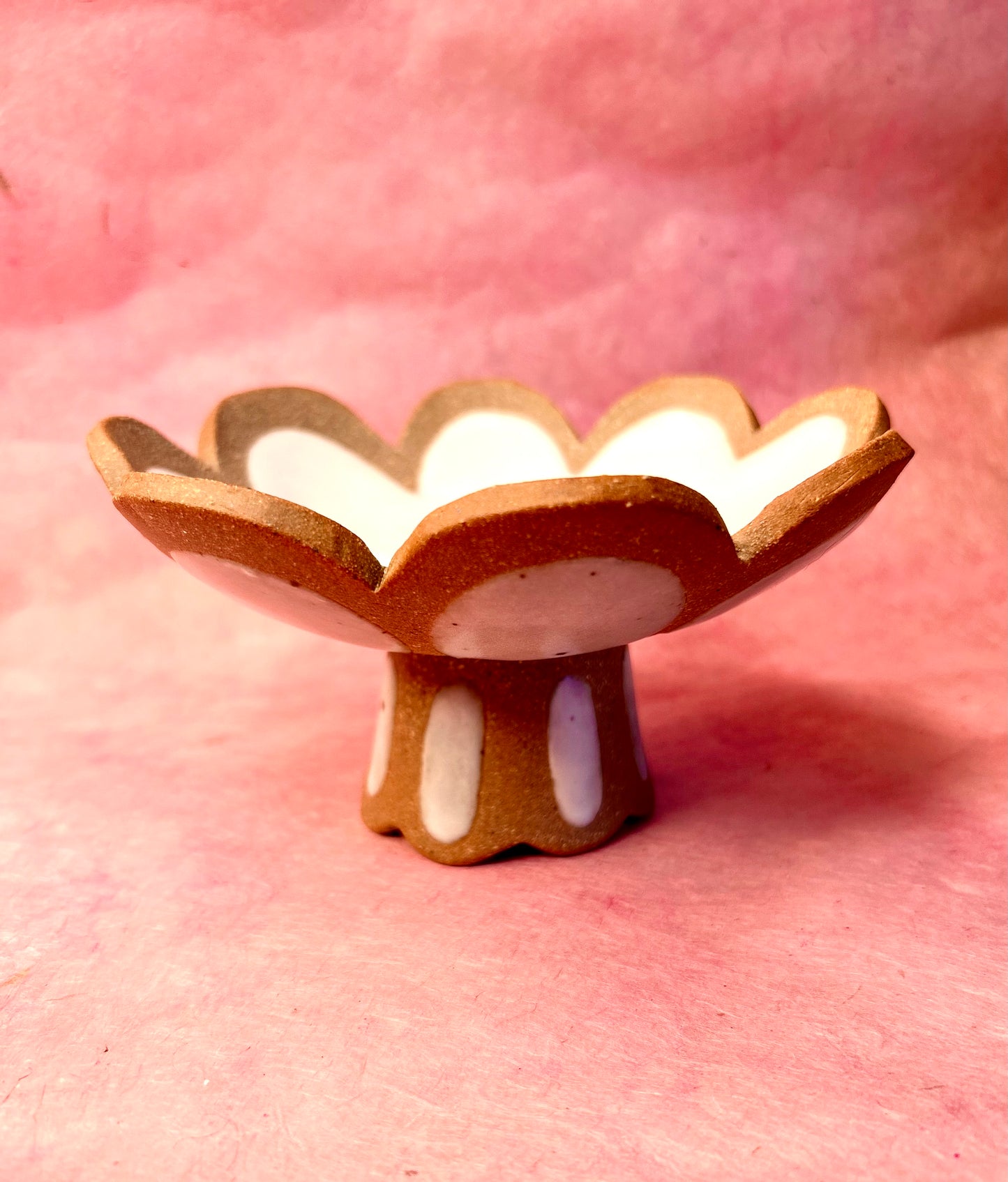 Flower pedestal dish